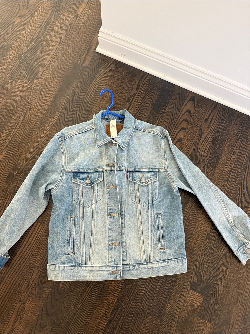 Light Wash Levi Denim Jacket w/ Rolling stones Tongue painted on back